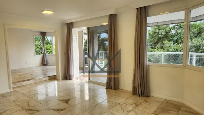 Apartamento 4 dormitórios Agronômica