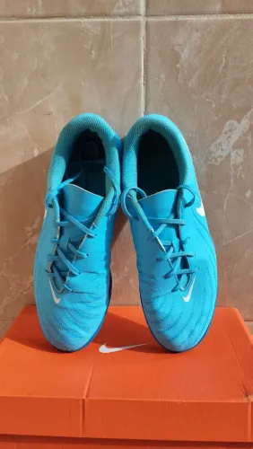 vende-se Tênis futsal, Número 43 a 44, Marca Nike,<br>Modelo: PHANTOM GX ll CLUB IC