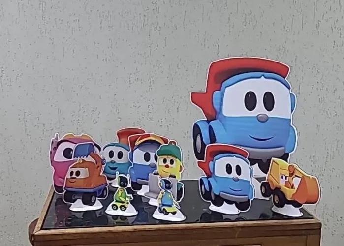 Decoração festa infantil. Léo o caminhão. Totem para festa infantil