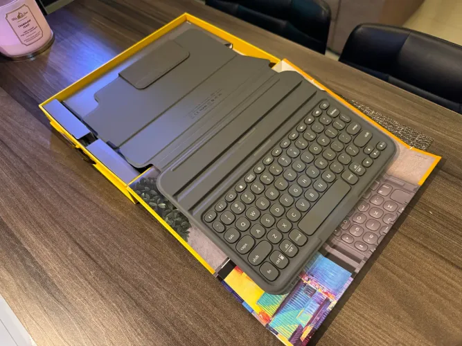 Teclado e Capa para IPad 10 geração - Zagg