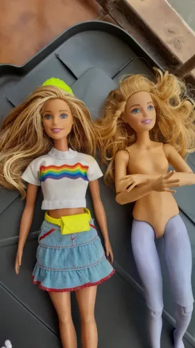 2 lindas bonecas Barbies