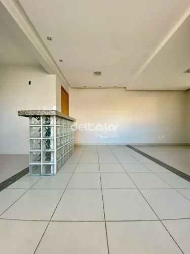 Apartamento à venda com 3 quartos, 2 banheiros, 2 vagas e elevador, Heliópolis, Belo Horiz