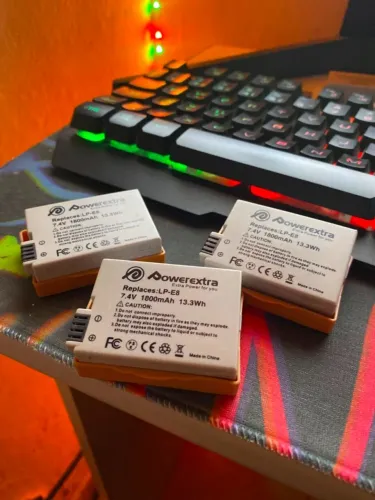 Kit 3 Baterias Powerextra 1800mAh para Canon T5i / T4i / T3i