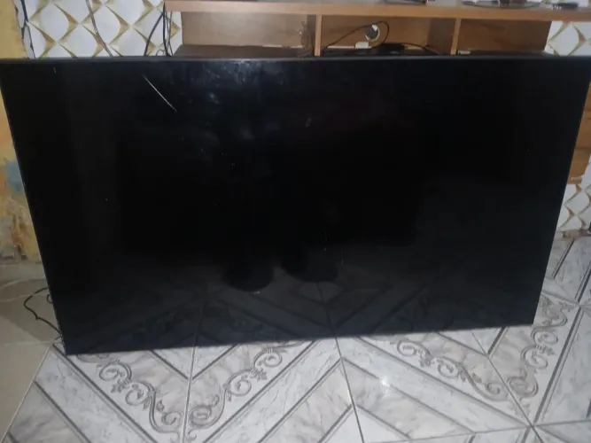 Vendo tv com tela quebrada,60 polegadas, smartv 