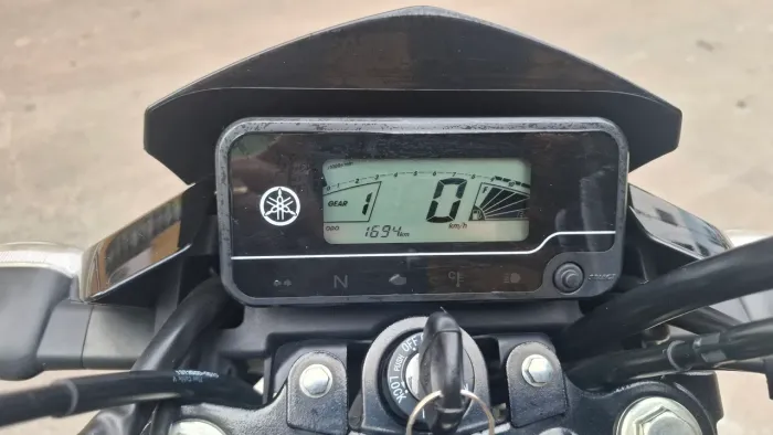 Vendo moto Factor 150 2024/24 KM 1600 ou troco por fazer 250 acima de 2025