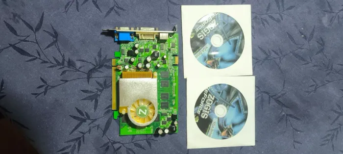 GF7300Gt PCI-E DDR2 512MB Nova (nunca usada) peça para colecionar 