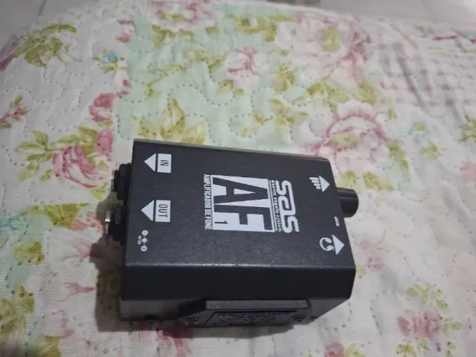 Amplificador de fone (monitoramento de palco) Santo Angelo (guitarra, baixo, teclado)