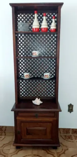Estante em madeira