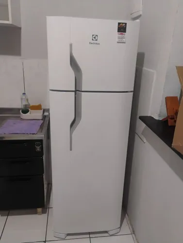 Geladeira Eletrolux cycle defrost 260lt