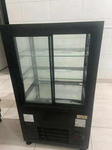 Vitrine Aquecida omega