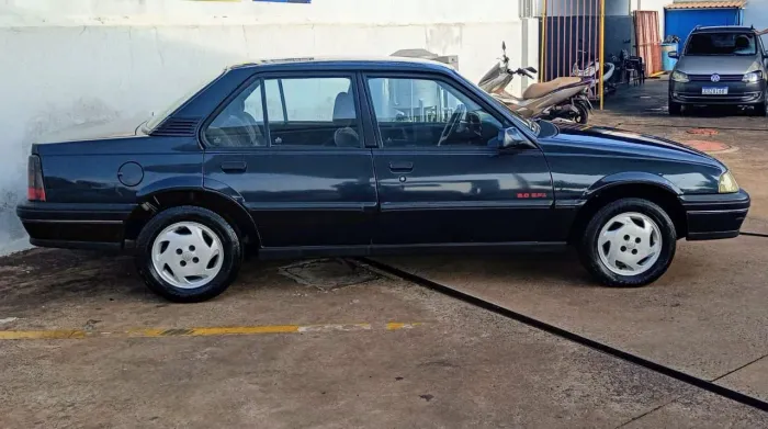 Chevrolet Monza GLS/ Hi-tech 2.0 EFI 2P E 4P (álcool) 1995