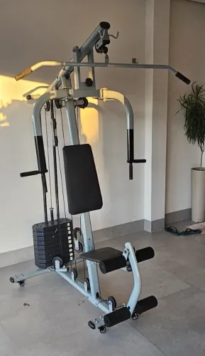 Estação de Musculação Multifuncional - Excelente Estado - Aceito cartão de crédito!