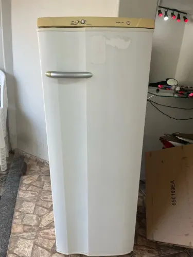 Vendo geladeira Eletrolux