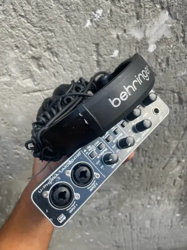 Interface de áudio // fone de ouvido