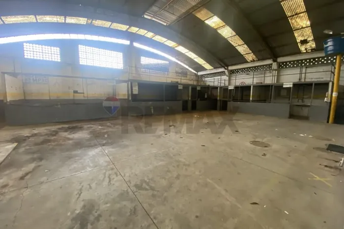 Galpão: Espaço Comercial Ideal em Tomás Coelho