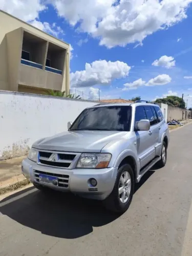 Mitsubishi Pajero HPE Full 3.2 4X4 T.i.dies. 5P AUT 2005