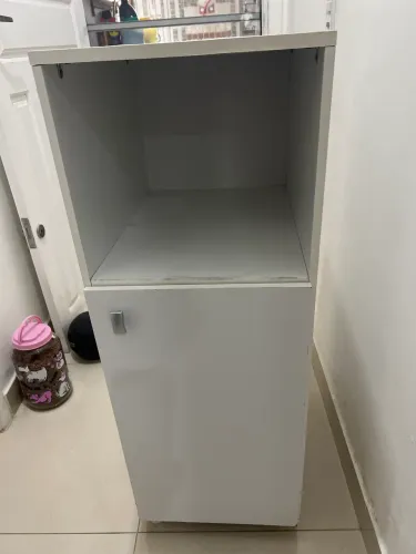 Balcão com porta e nincho 