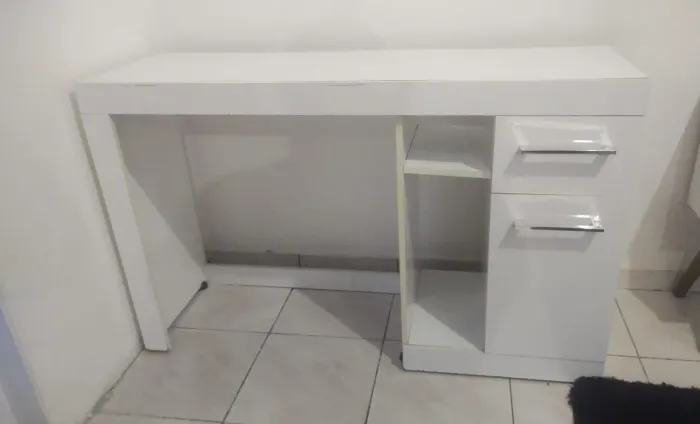 Escrivaninha, mesa de estudo ou penteadeira 