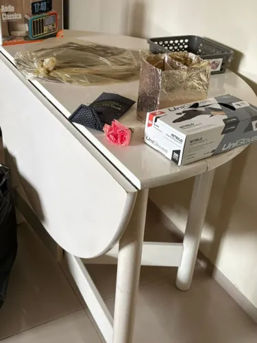 Mesa com 4 cadeiras