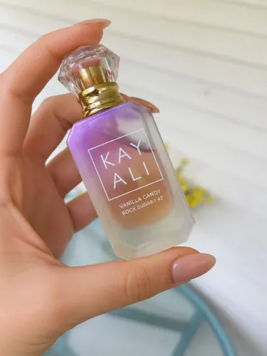 Perfume Kayali Vanilla Candy Rock Sugar 42 (eau de parfum) - 10ml - usado