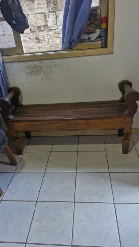 Banco de madeira