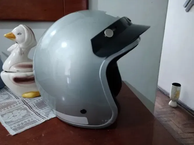 Capacete aberto para moto
