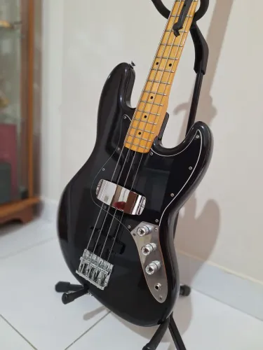 Baixo Tagima Jazz Bass Headstock padrão Fender.