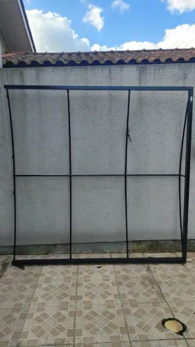 Estrutura Metálica de Ferro Preto para Toldo Pronto.