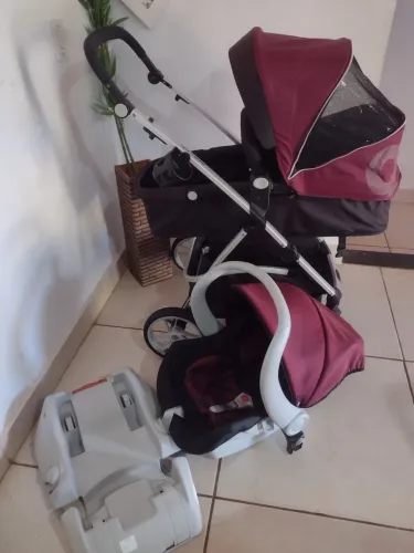 Carrinho moisés+ bebê conforto+ base pra carro