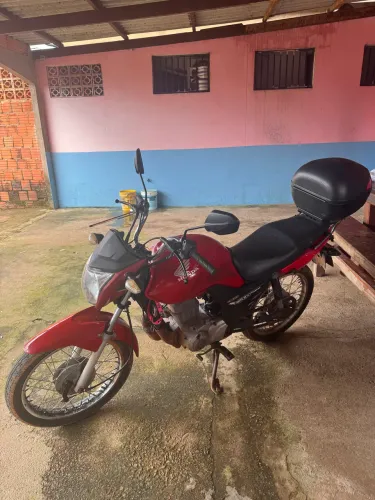 Vendo Honda CG 125, muito econômica, ideal para o dia a dia, trabalho ou entregas.