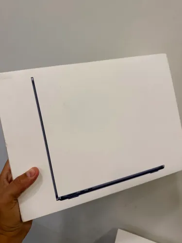 MacBook Air m4 256 16 ram midnight 