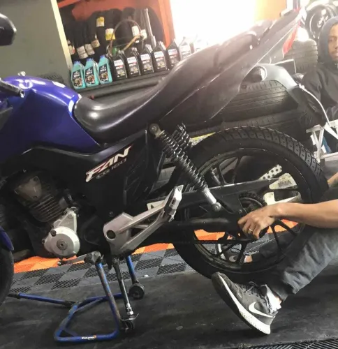 socorro de moto e carro 24 horas