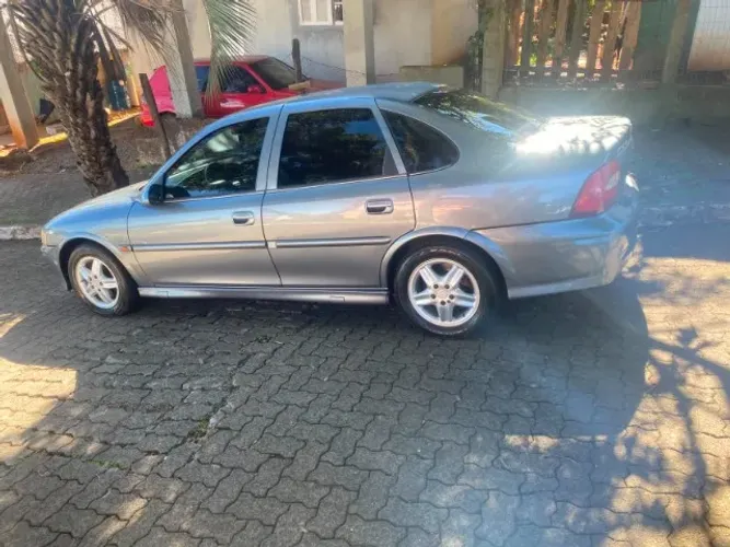 Chevrolet Vectra CD 2.2 16V / 2.0 16V Mec./aut. 2001