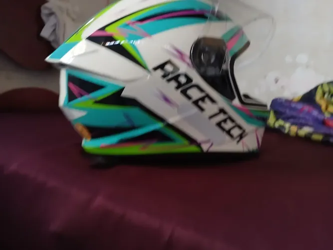 CAPACETE RACE TECH