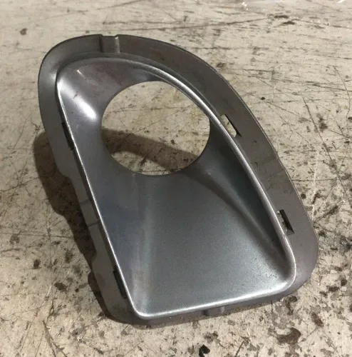 Moldura De Farol De Milha Esquerdo Fiat Punto 2007 - 2012 - Cinza