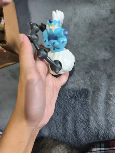 Brinquedo pokémon thunderus