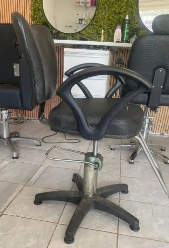 Cadeira de cabeleireiro usado
