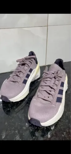 Tênis Adidas Avryn X