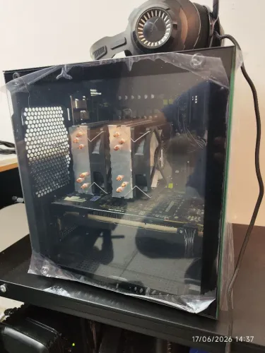 PC Gamer xeon com 16GB ram Rx580 8GB
