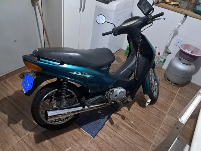 Honda biz 2002 em ótimas condições!