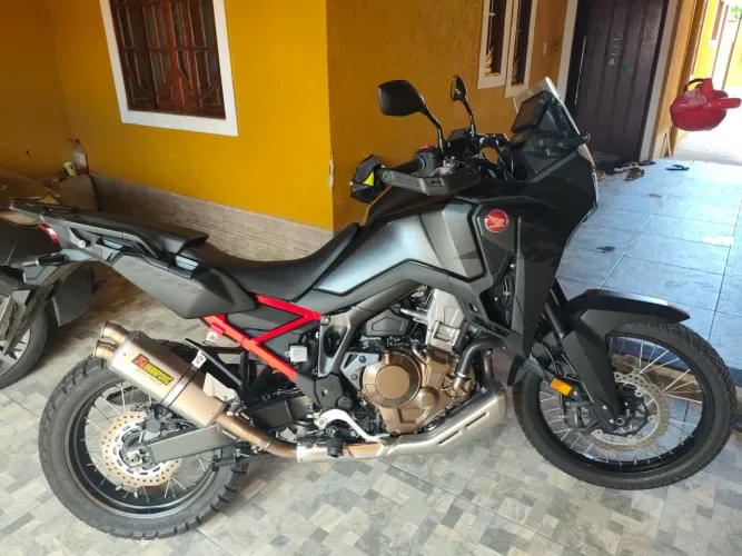 África twin