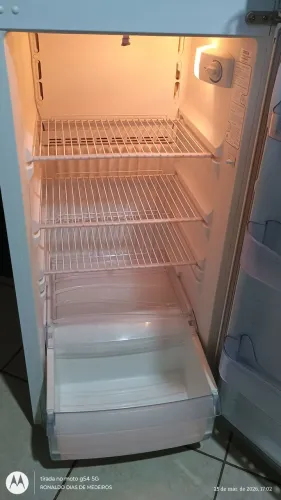Geladeira ( único dono ) não faço entrega
