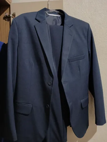 Terno azul marinho nunca usado!