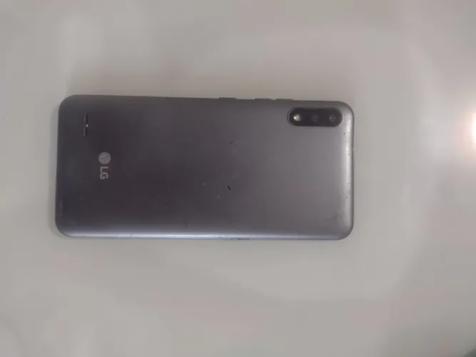 LG K22 