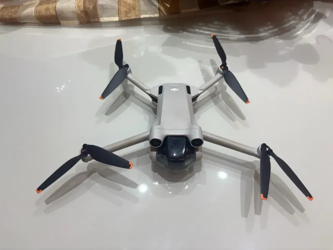Drone DJI Mini 3 Pro (Com controle com tela)