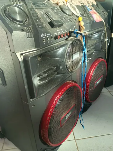 Caixas de Som Amplificadoras