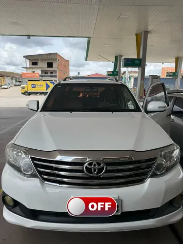 Toyota Hilux SW4 SR 4X2 2.7/ 2.7 Flex 16V Aut. 2014