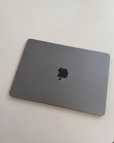 MACBOOK AIR 13 Apple M3 16gb RAM 256gb SSD