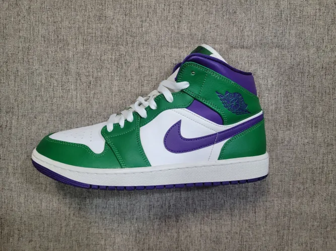Air Jordan 1 Mid "Incredible Hulk"