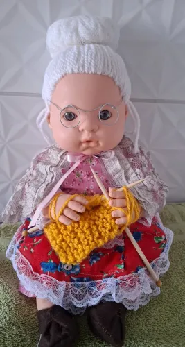Boneca vovó 